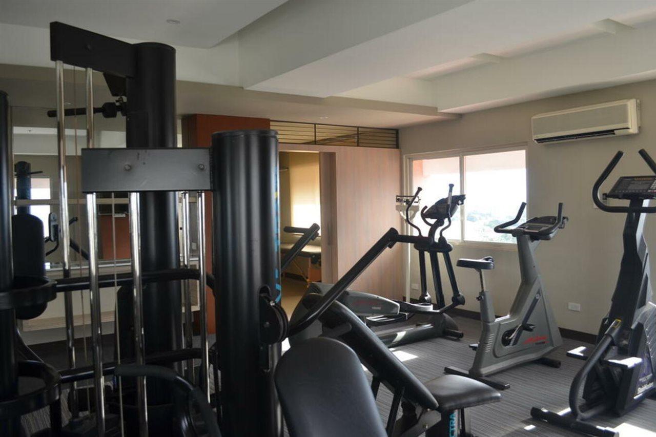Imperial Palace Suites Кесон Сити Екстериор снимка
