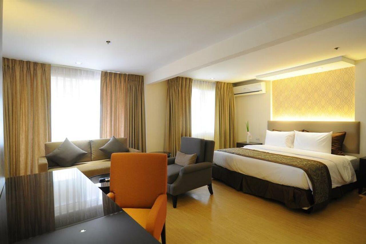 Imperial Palace Suites Кесон Сити Екстериор снимка