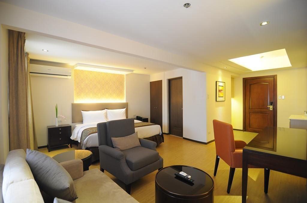 Imperial Palace Suites Кесон Сити Екстериор снимка