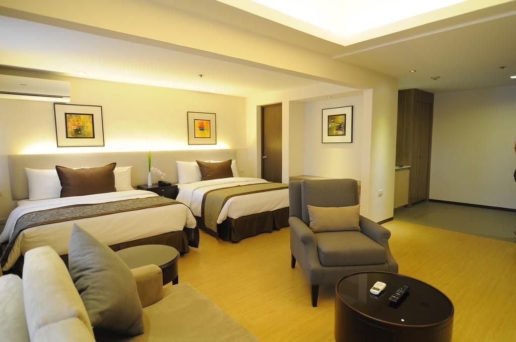 Imperial Palace Suites Кесон Сити Екстериор снимка