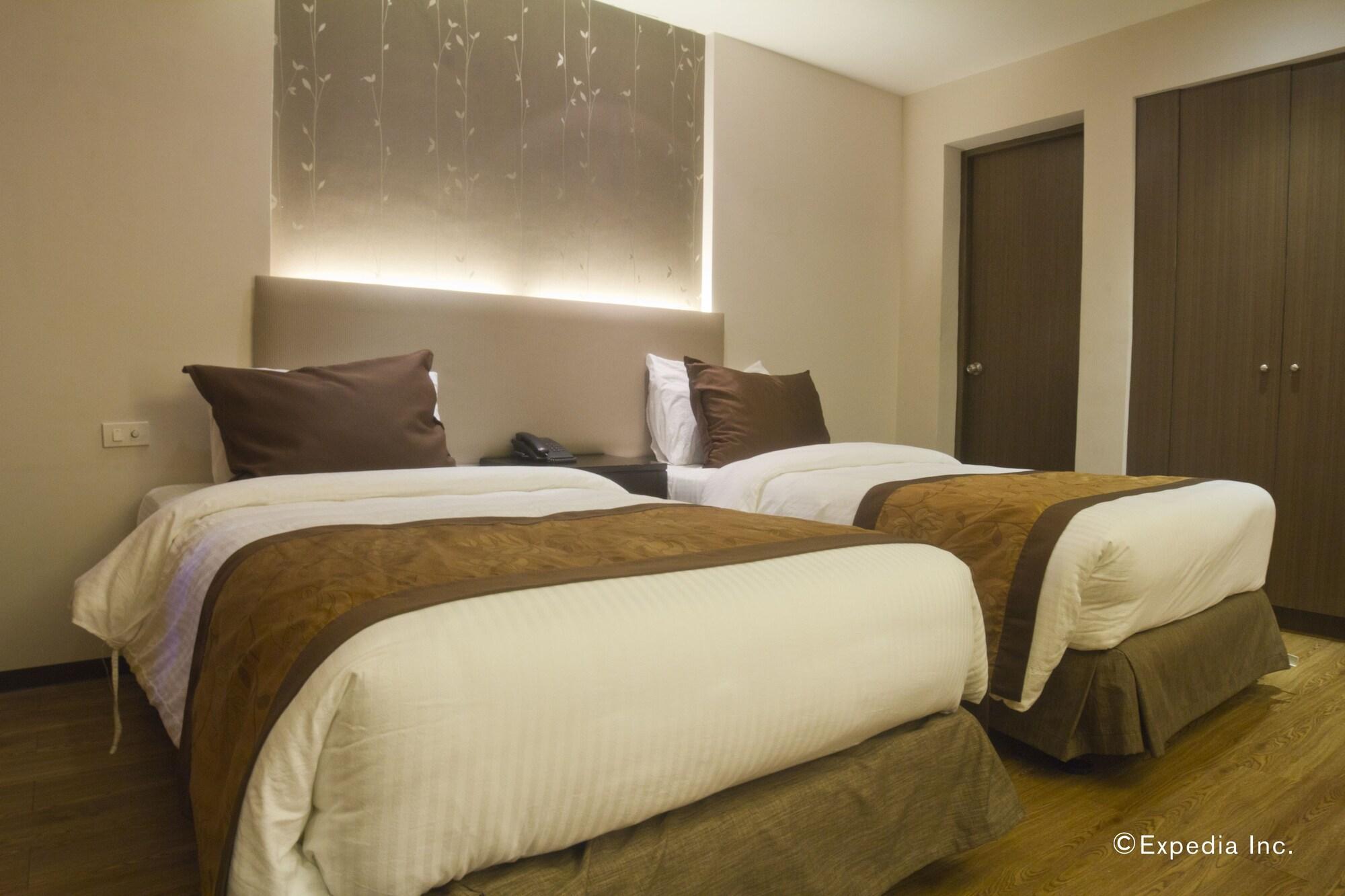 Imperial Palace Suites Кесон Сити Екстериор снимка