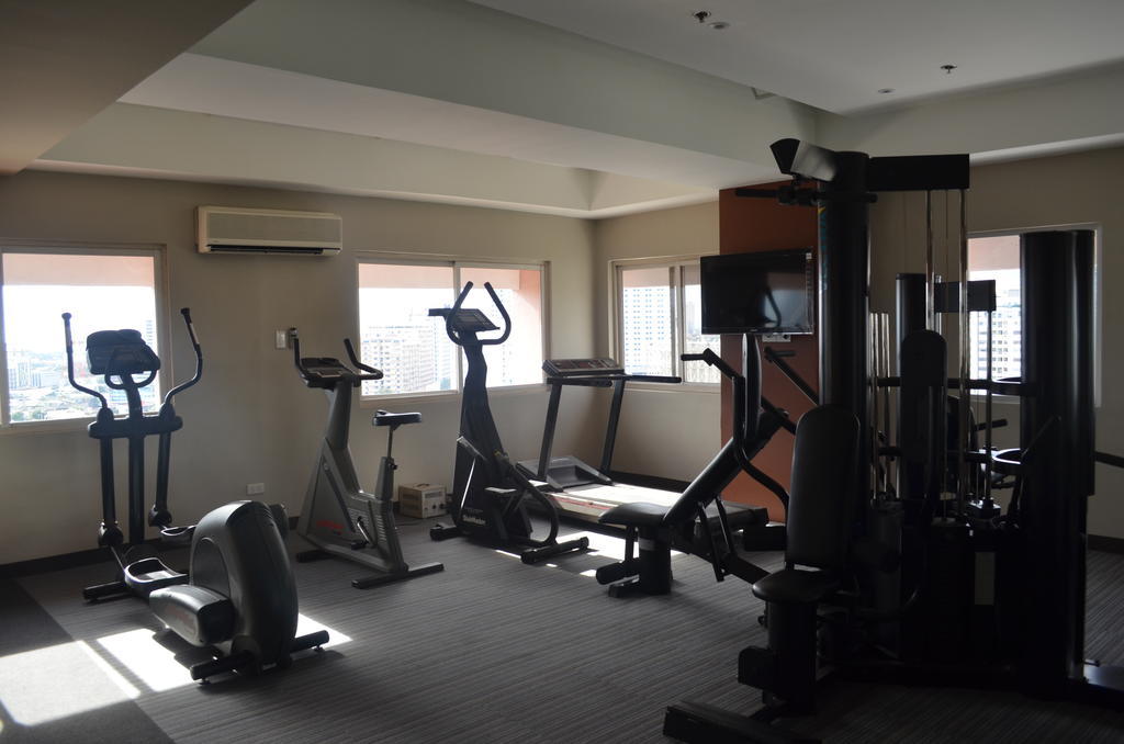 Imperial Palace Suites Кесон Сити Екстериор снимка