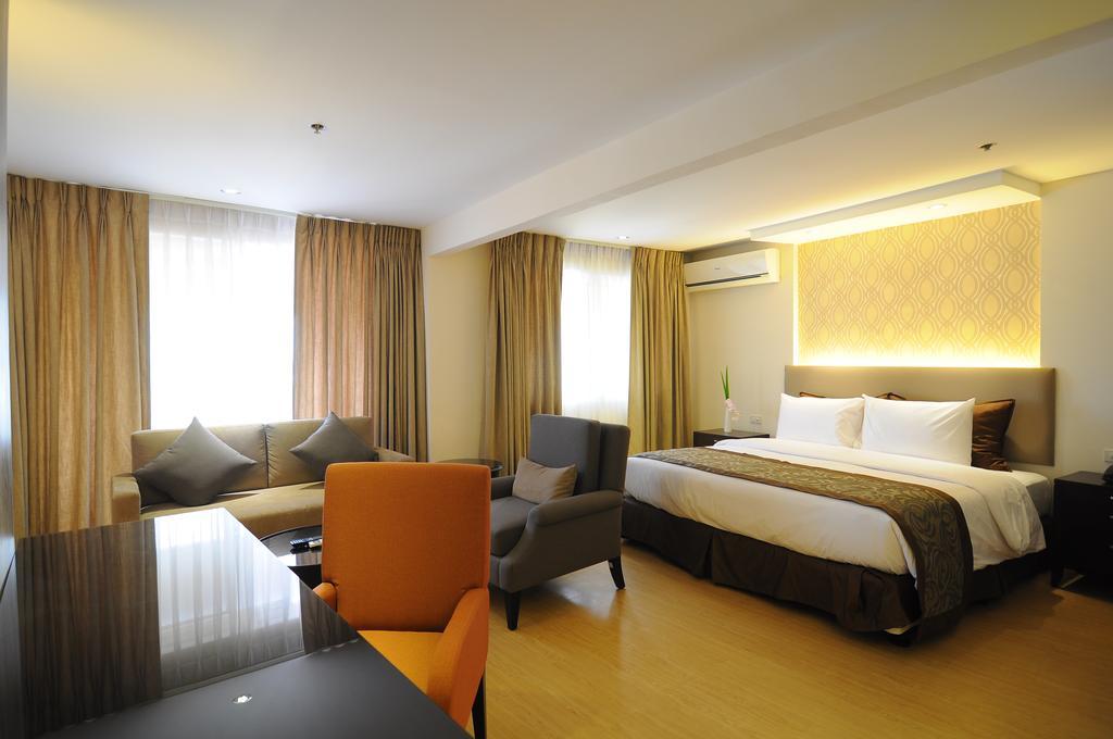 Imperial Palace Suites Кесон Сити Екстериор снимка