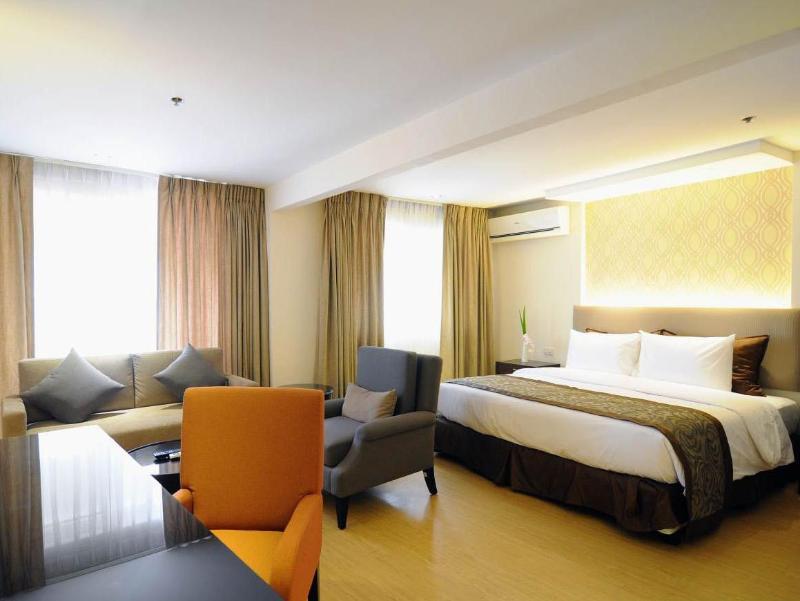 Imperial Palace Suites Кесон Сити Екстериор снимка