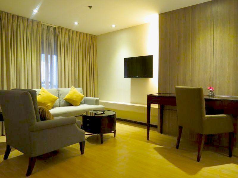 Imperial Palace Suites Кесон Сити Екстериор снимка