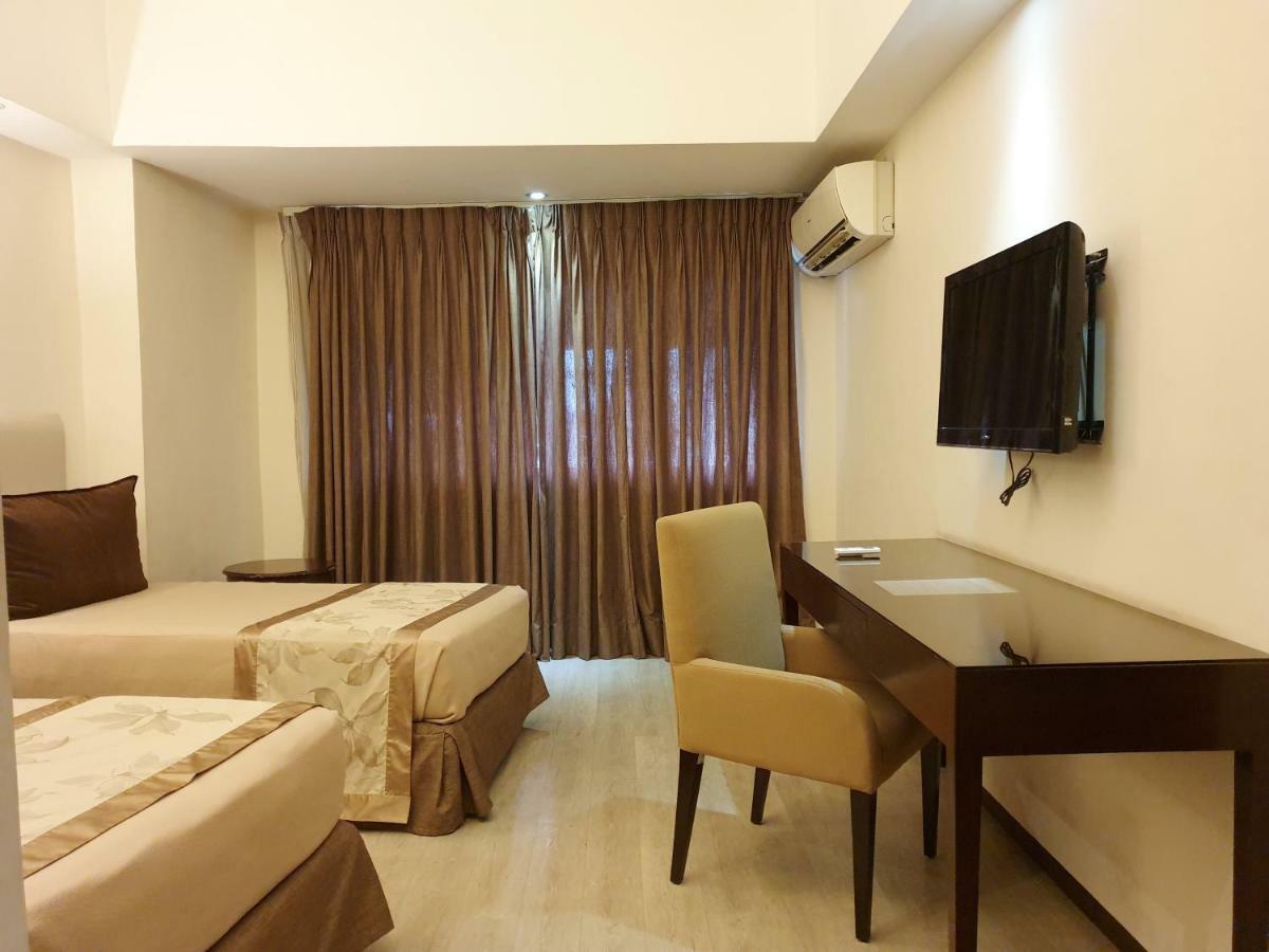 Imperial Palace Suites Кесон Сити Екстериор снимка