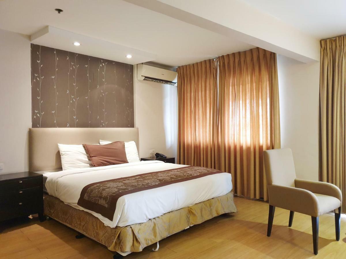 Imperial Palace Suites Кесон Сити Екстериор снимка